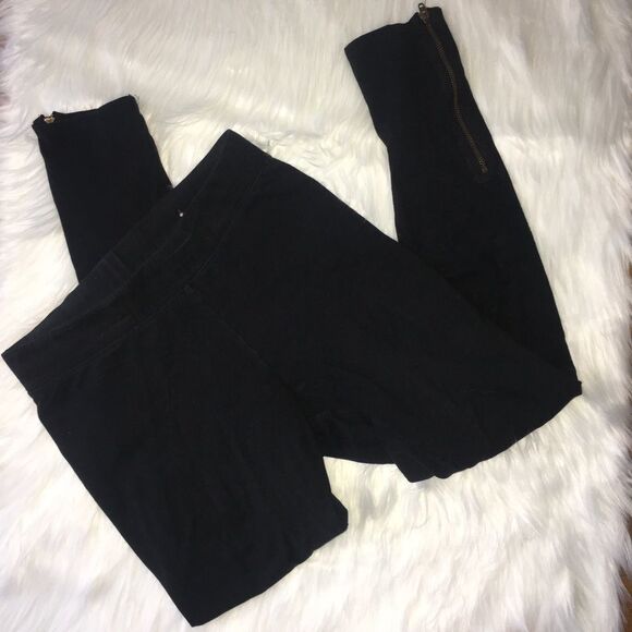 — American Eagle 🦅— Small Black Leggings  - Picture 1 of 4